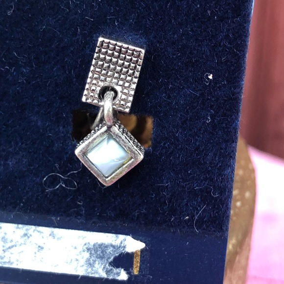 Vintage New Givenchy earrings clip screw Gold finish w faux pearl - Picture 4 of 5